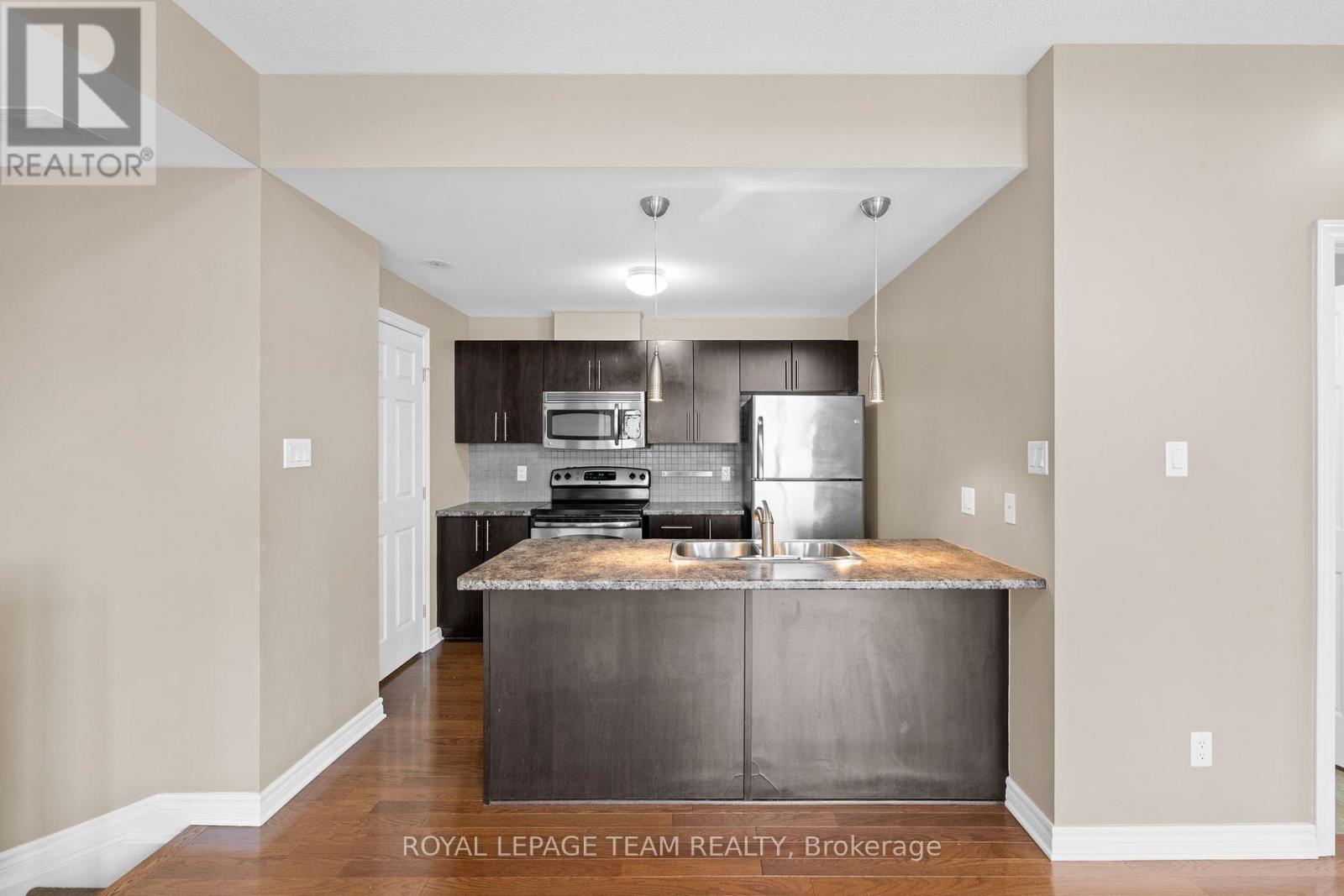 L - 767 Cedar Creek Drive, Ottawa, Ontario  K1T 0B3 - Photo 15 - X12543174