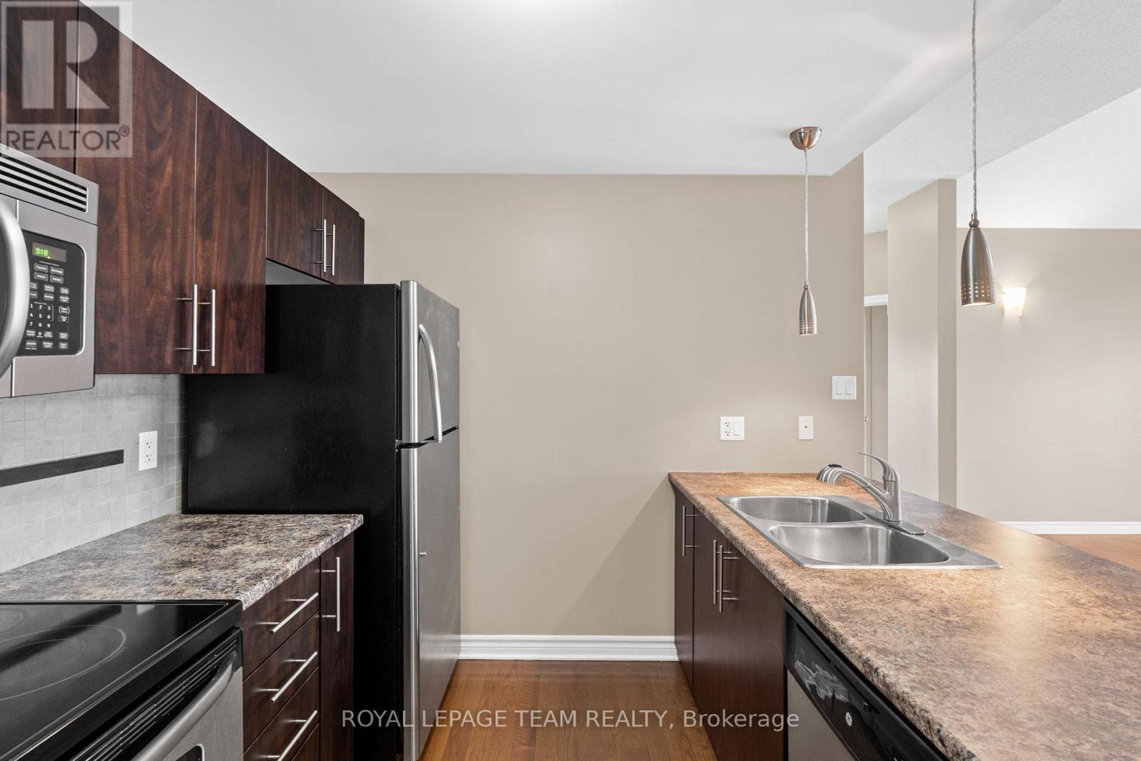 L - 767 Cedar Creek Drive, Ottawa, Ontario  K1T 0B3 - Photo 17 - X12543174