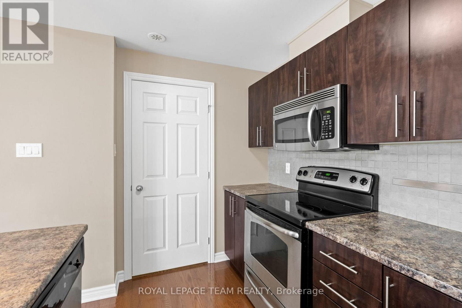 L - 767 Cedar Creek Drive, Ottawa, Ontario  K1T 0B3 - Photo 20 - X12543174