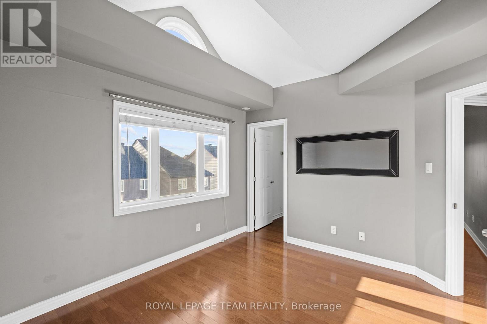 L - 767 Cedar Creek Drive, Ottawa, Ontario  K1T 0B3 - Photo 28 - X12543174