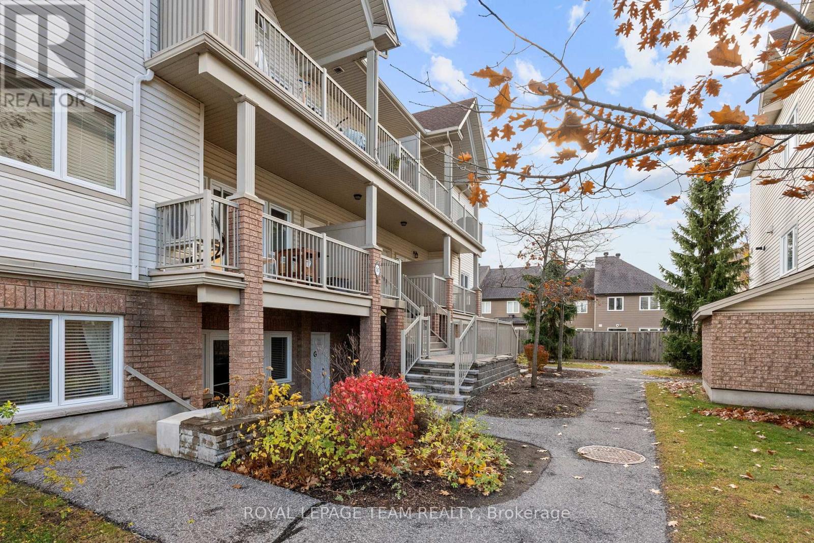 L - 767 Cedar Creek Drive, Ottawa, Ontario  K1T 0B3 - Photo 3 - X12543174