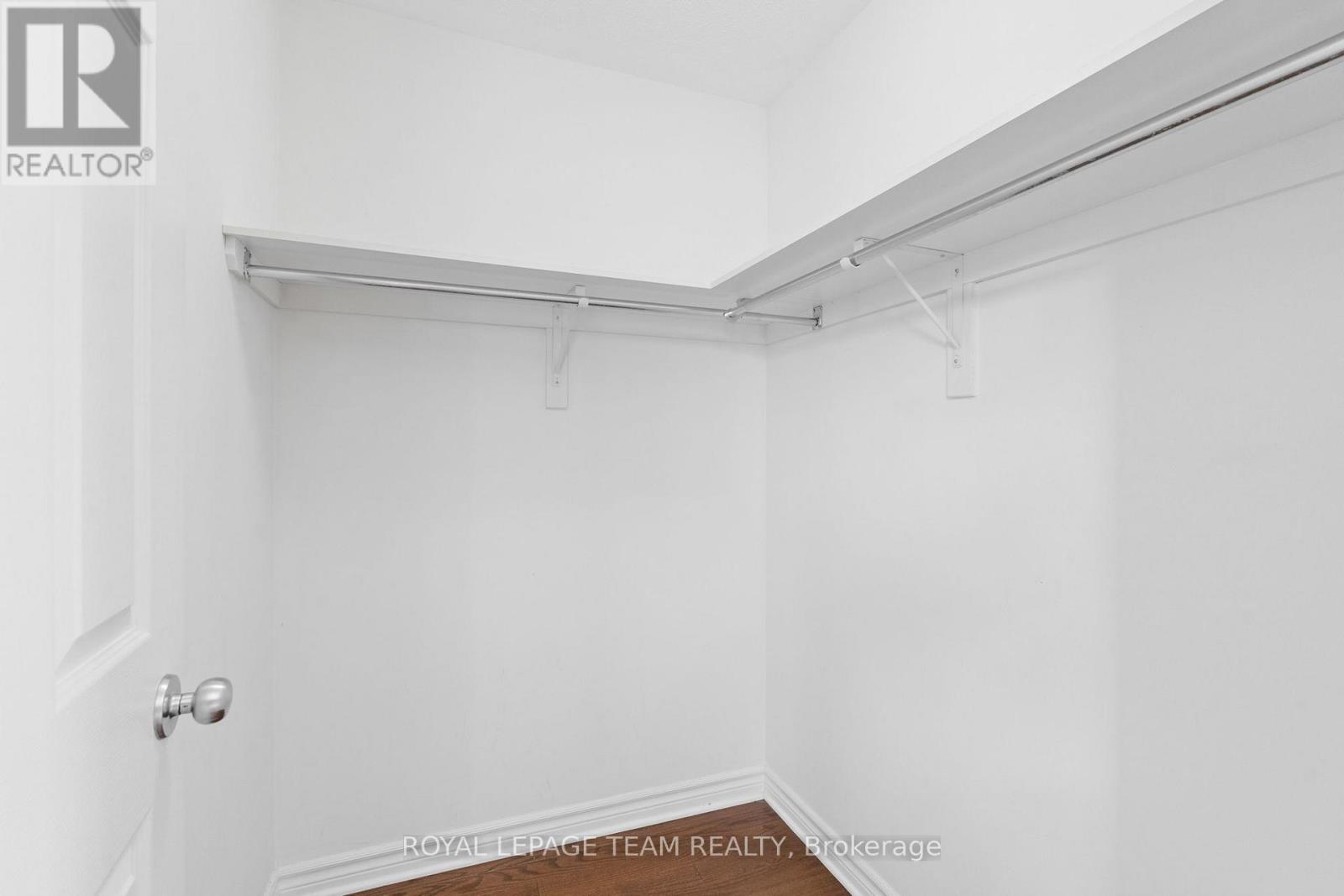 L - 767 Cedar Creek Drive, Ottawa, Ontario  K1T 0B3 - Photo 30 - X12543174