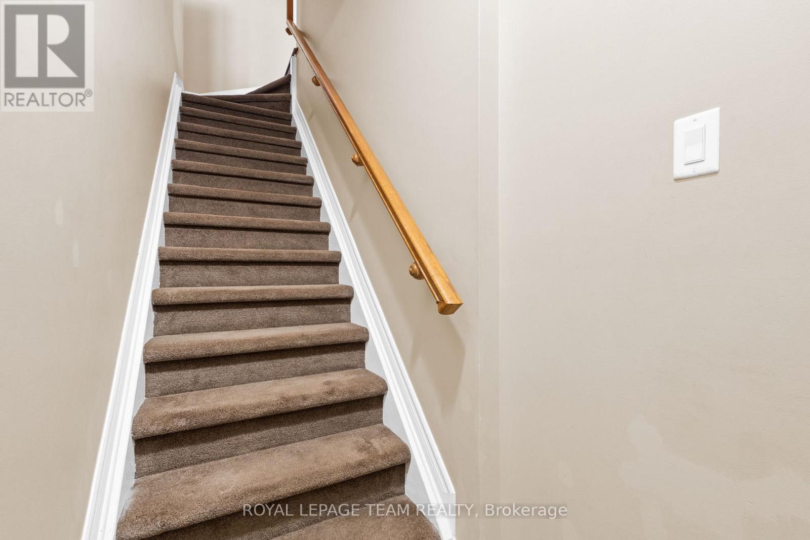 L - 767 Cedar Creek Drive, Ottawa, Ontario  K1T 0B3 - Photo 9 - X12543174