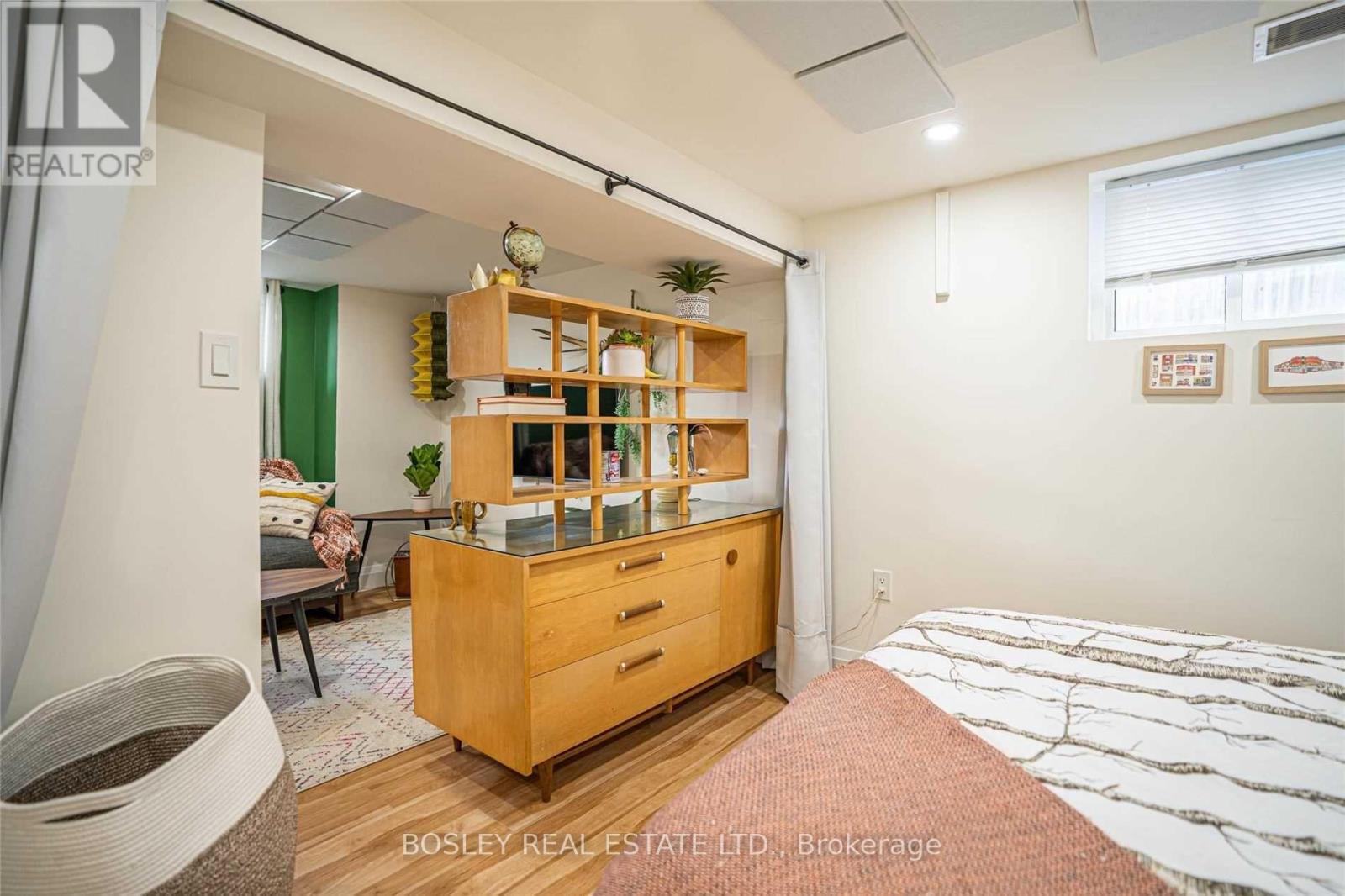 Lower - 7 Colfax Street, Toronto, Ontario  M6M 3K4 - Photo 13 - W12542982