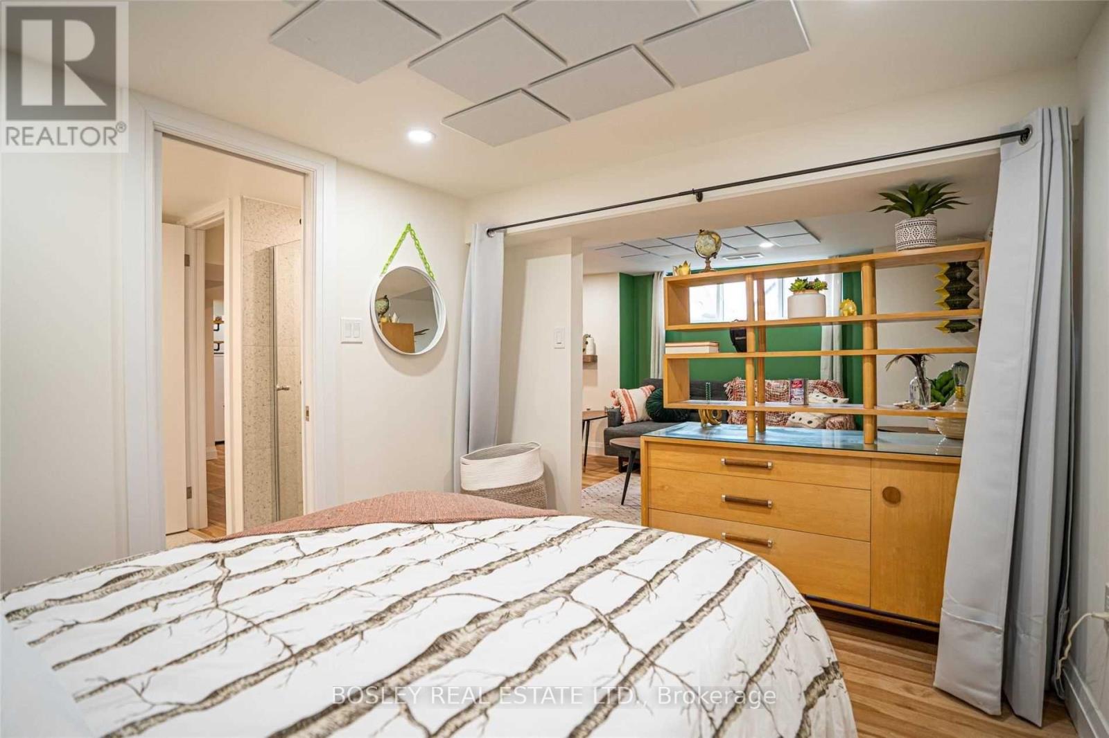 Lower - 7 Colfax Street, Toronto, Ontario  M6M 3K4 - Photo 15 - W12542982