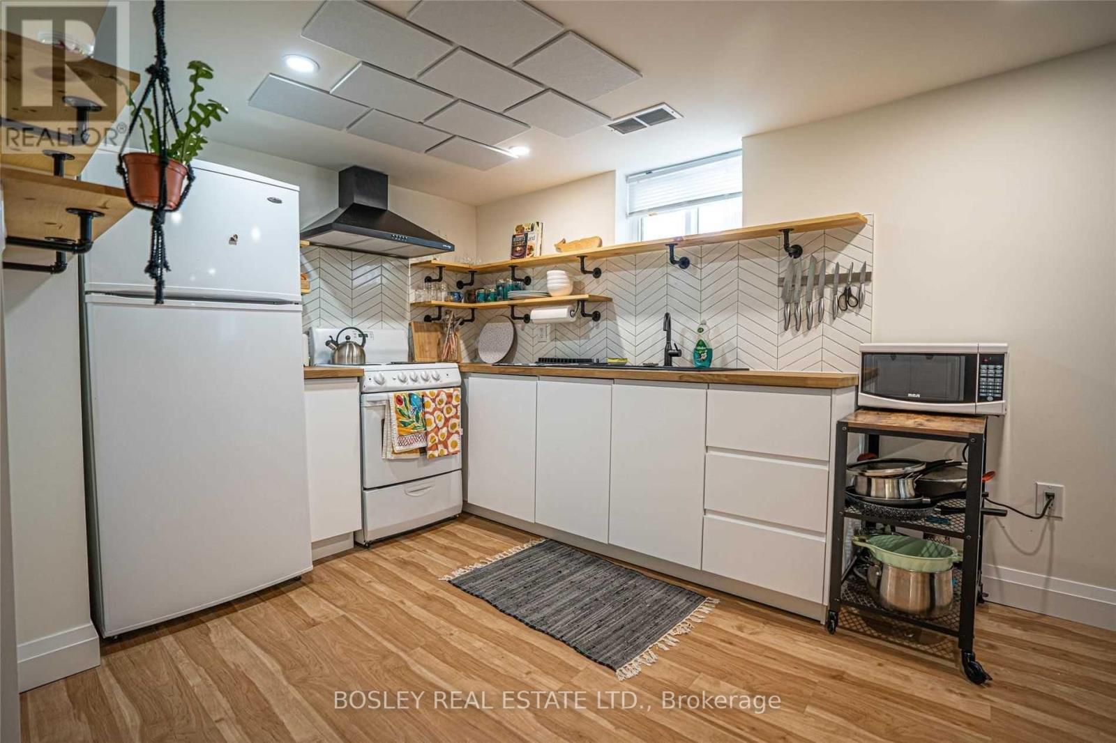 Lower - 7 Colfax Street, Toronto, Ontario  M6M 3K4 - Photo 8 - W12542982