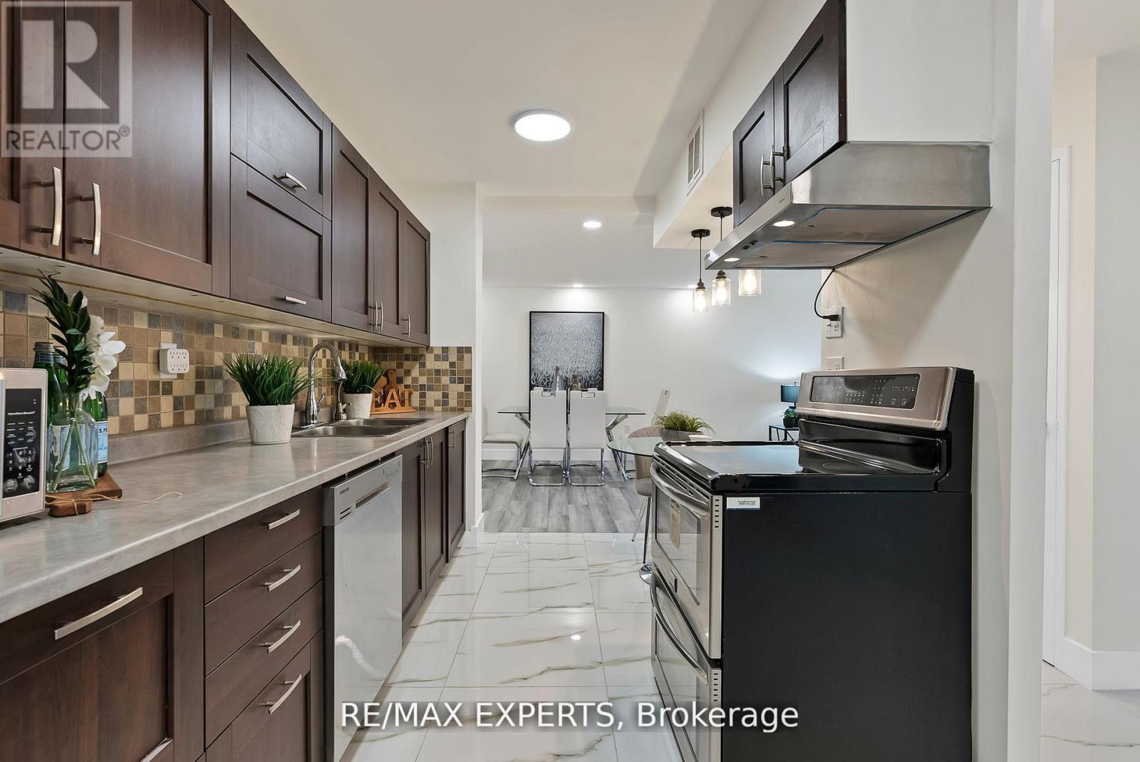 1013 - 390 Dixon Road, Toronto, Ontario  M9R 1T4 - Photo 14 - W12543010