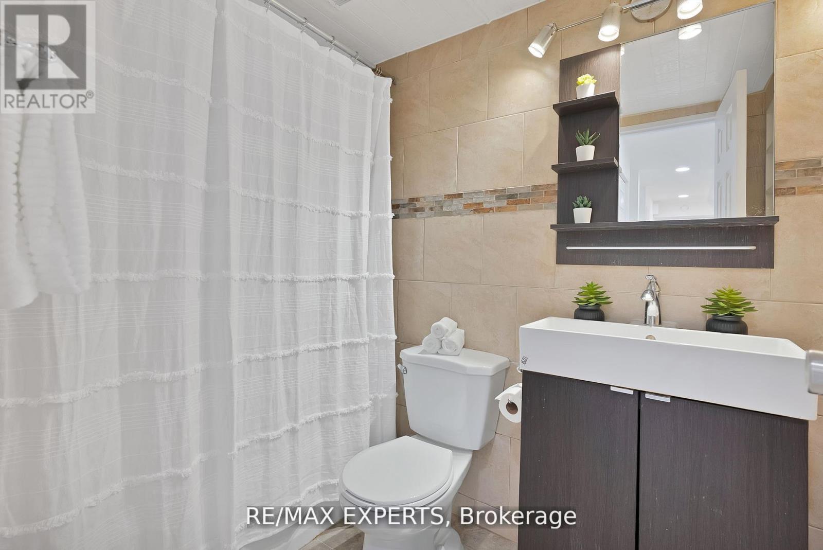 1013 - 390 Dixon Road, Toronto, Ontario  M9R 1T4 - Photo 32 - W12543010