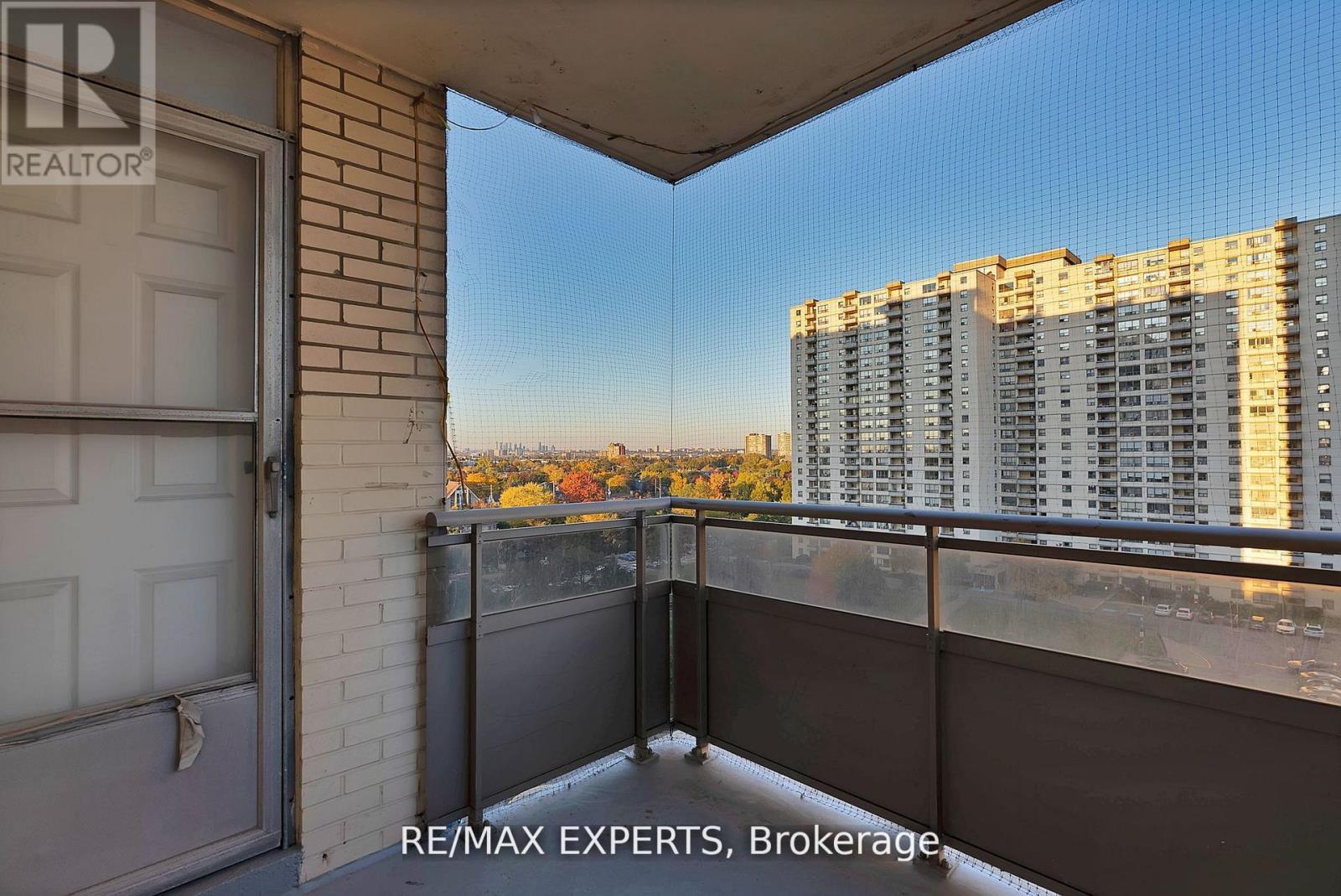 1013 - 390 Dixon Road, Toronto, Ontario  M9R 1T4 - Photo 34 - W12543010