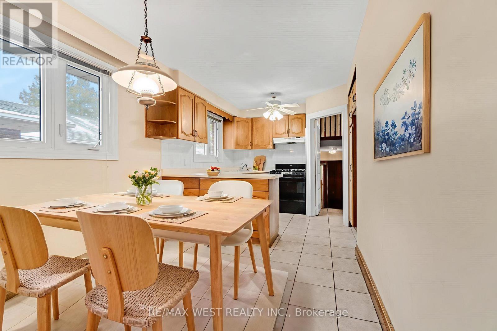 485 Rathburn Road, Toronto, Ontario  M9C 3S9 - Photo 5 - W12543032