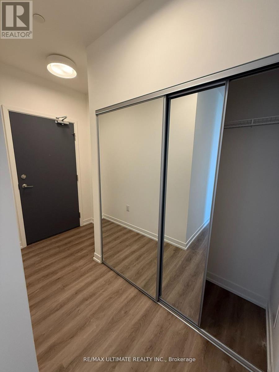 703 - 2485 Eglinton Avenue, Mississauga, Ontario  L5M 2T1 - Photo 3 - W12543048