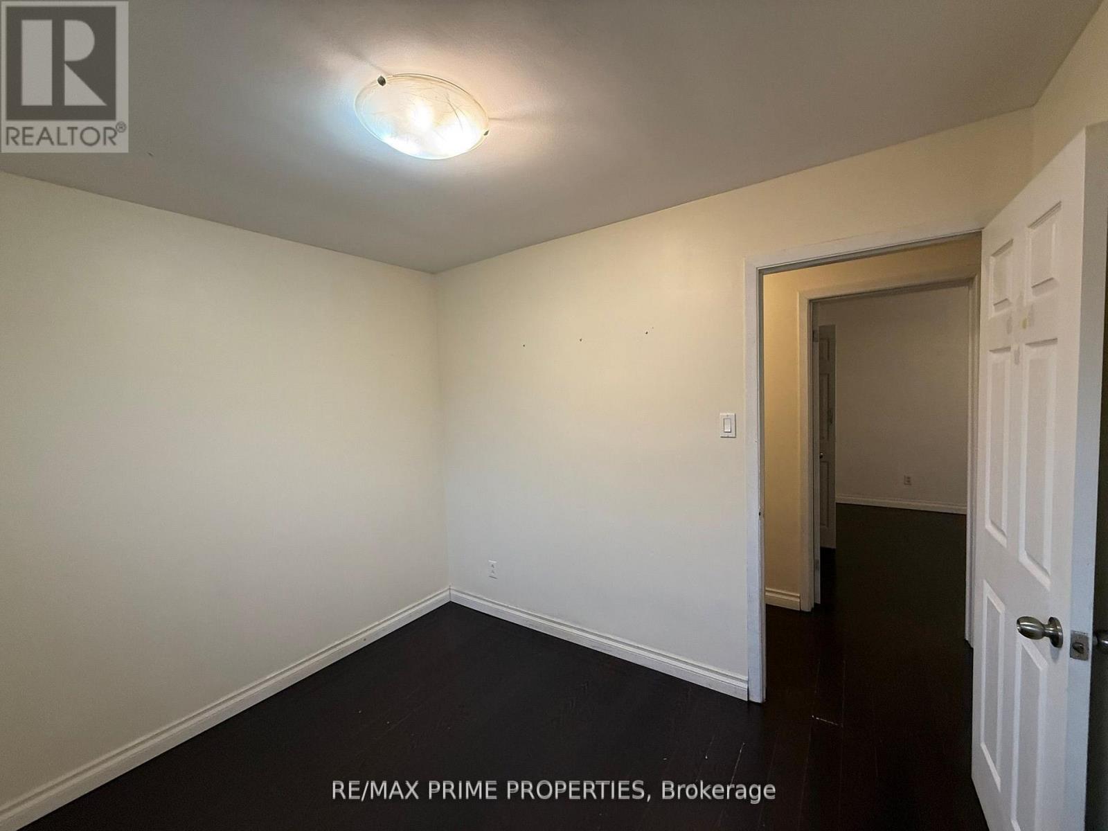 Upper - 3563 Laddie Crescent, Mississauga, Ontario  L4T 1N2 - Photo 11 - W12543074