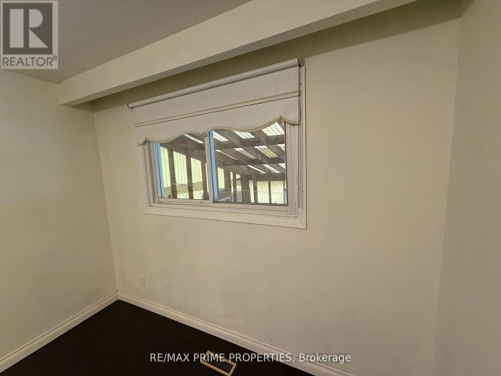 Upper - 3563 Laddie Crescent, Mississauga, Ontario  L4T 1N2 - Photo 12 - W12543074