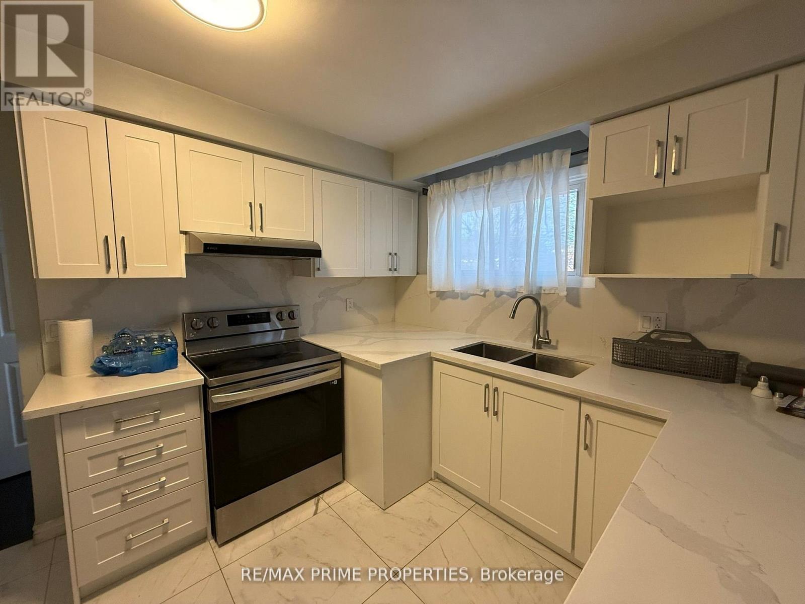 Upper - 3563 Laddie Crescent, Mississauga, Ontario  L4T 1N2 - Photo 7 - W12543074