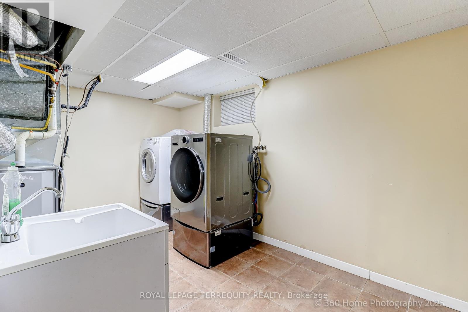 27 John Best Avenue, Toronto, Ontario  M9N 1C4 - Photo 20 - W12543084