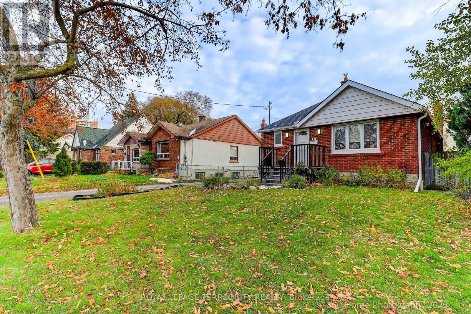 27 John Best Avenue, Toronto, Ontario  M9N 1C4 - Photo 24 - W12543084