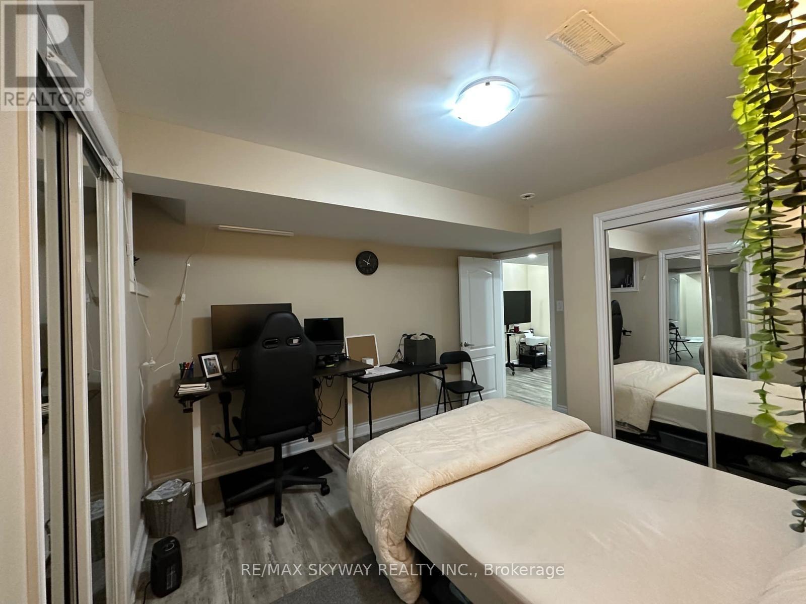 Basement - 71 Vezna Crescent, Brampton, Ontario  L6X 5K4 - Photo 11 - W12543088