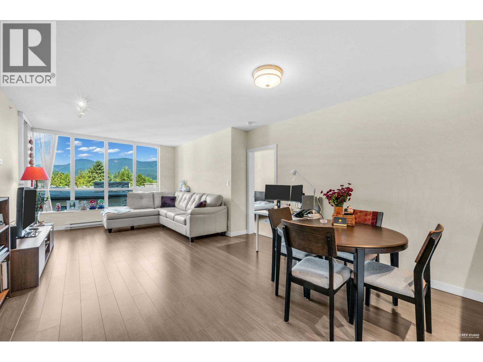 709 3093 Windsor Gate, Coquitlam, British Columbia  V3B 0N2 - Photo 11 - R3067264