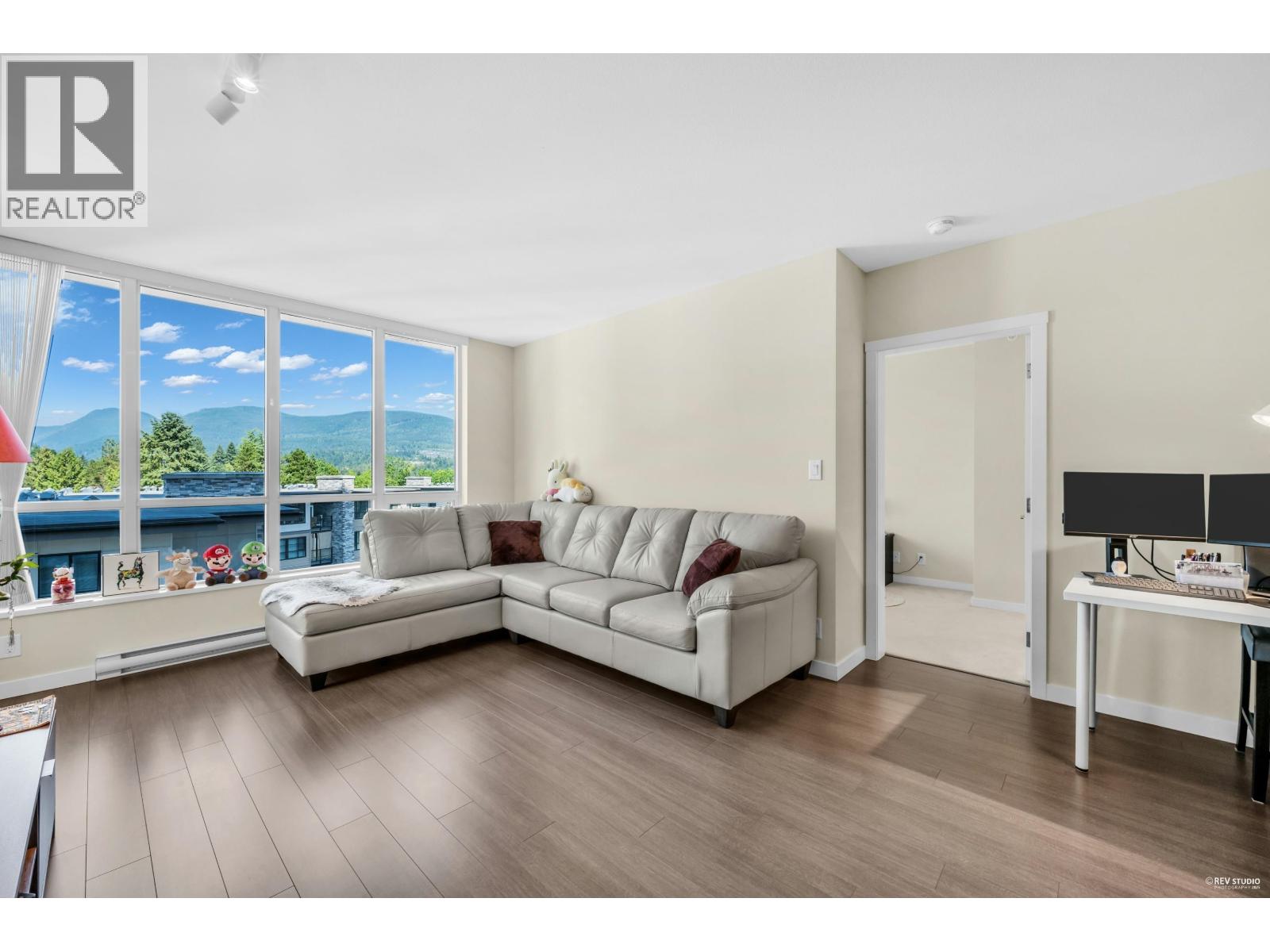 709 3093 Windsor Gate, Coquitlam, British Columbia  V3B 0N2 - Photo 13 - R3067264