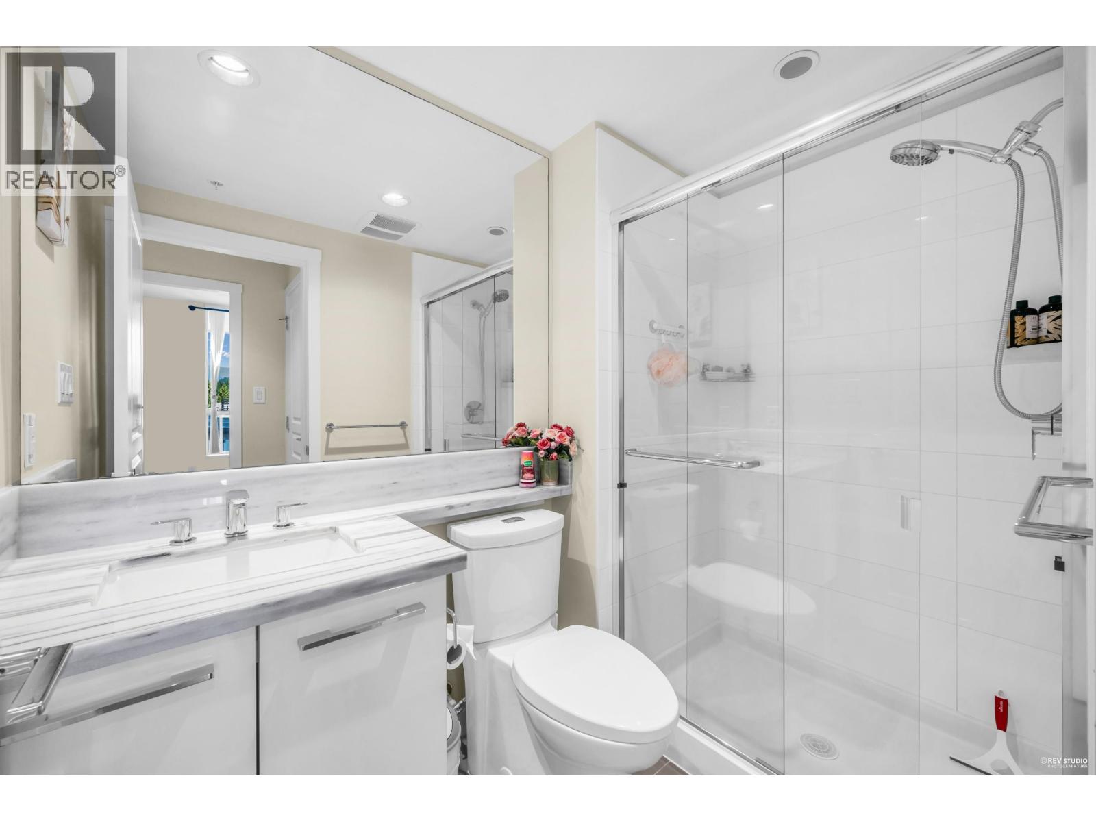 709 3093 Windsor Gate, Coquitlam, British Columbia  V3B 0N2 - Photo 17 - R3067264