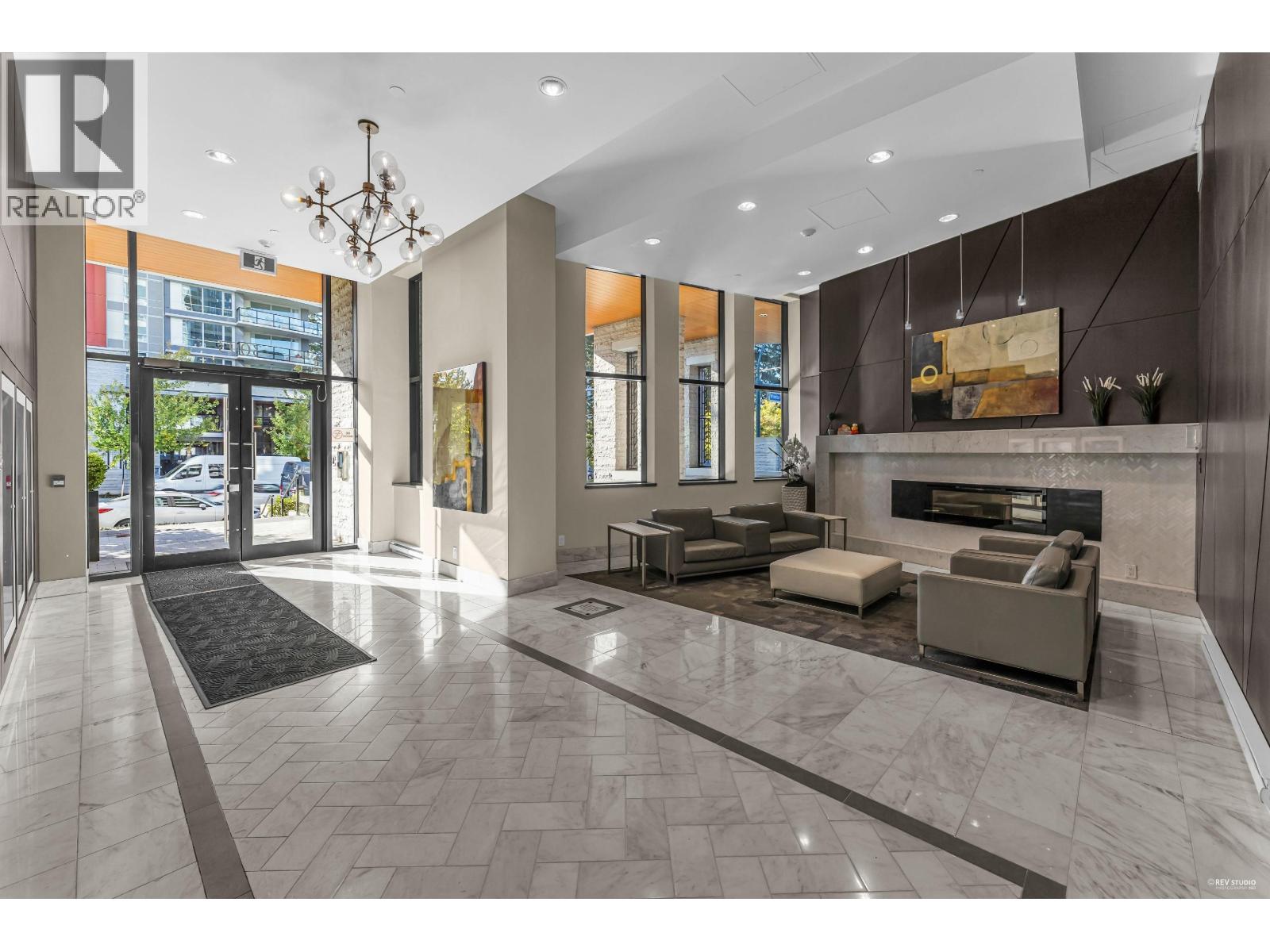 709 3093 Windsor Gate, Coquitlam, British Columbia  V3B 0N2 - Photo 2 - R3067264