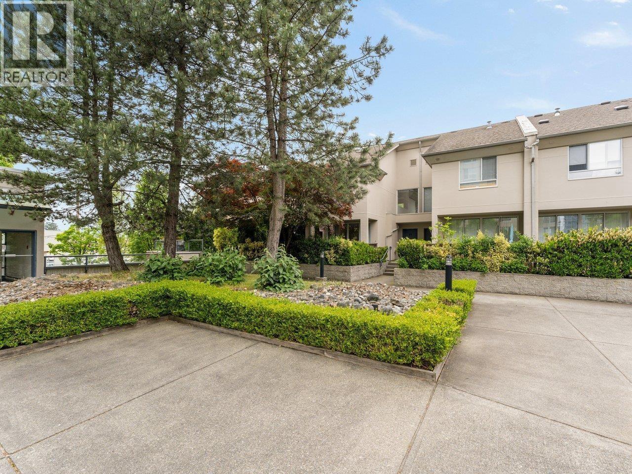 202 7220 Greenford Avenue, Burnaby, British Columbia  V5E 4J8 - Photo 2 - R3067266