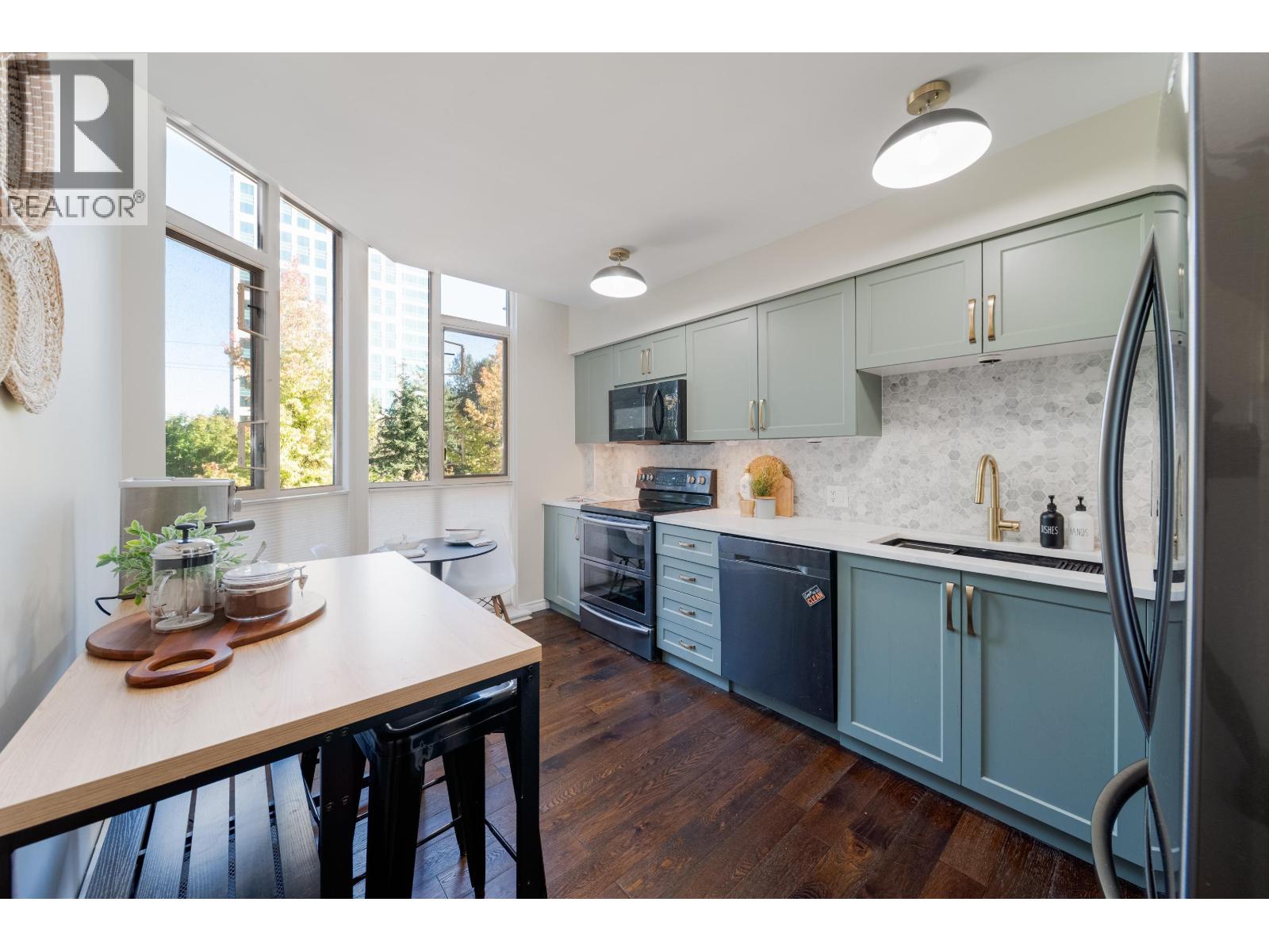 304 6888 Station Hill Drive, Burnaby, British Columbia  V3N 4X5 - Photo 10 - R3067300