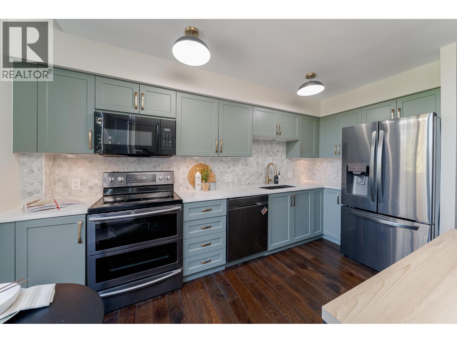 304 6888 Station Hill Drive, Burnaby, British Columbia  V3N 4X5 - Photo 12 - R3067300