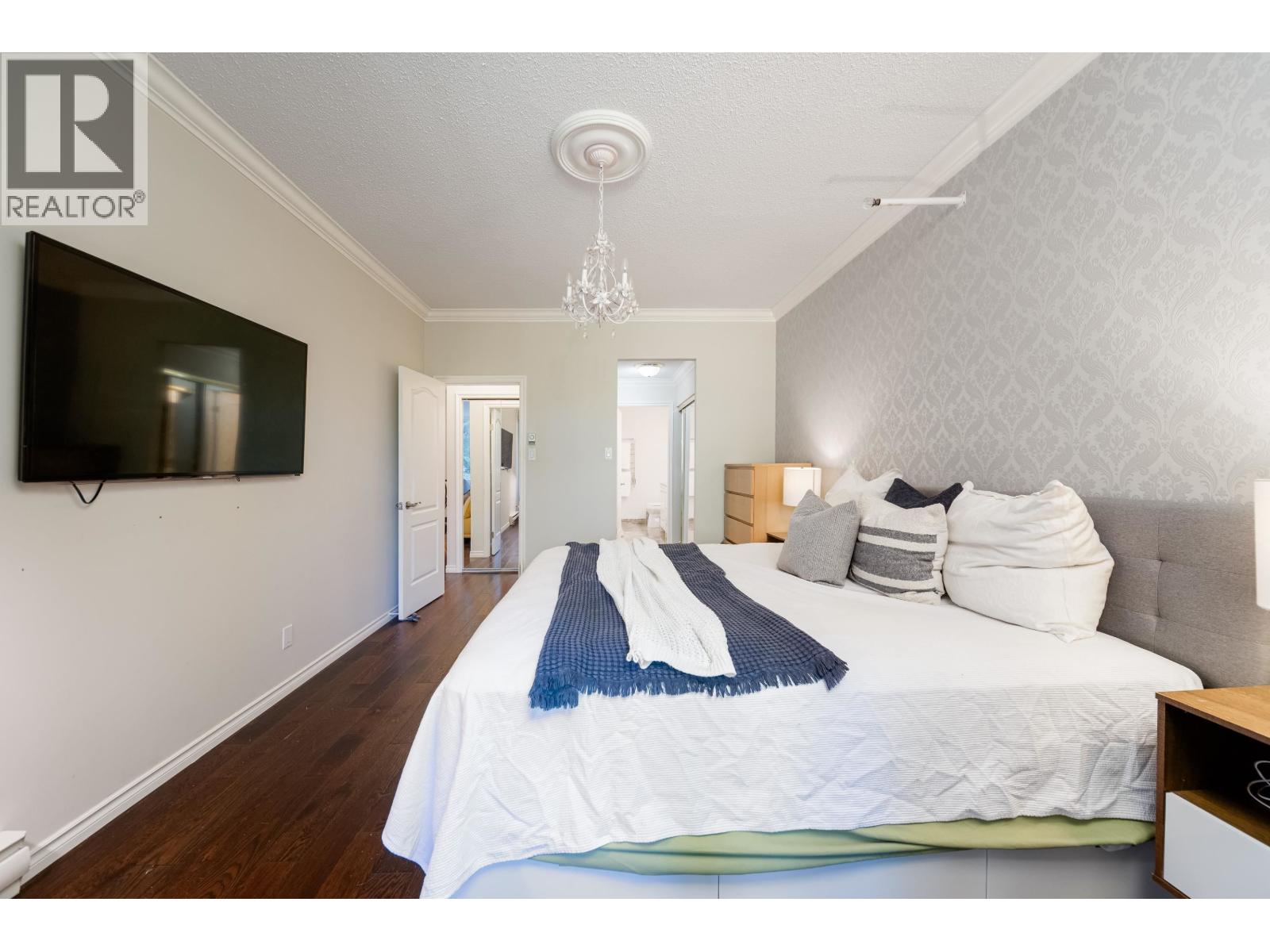 304 6888 Station Hill Drive, Burnaby, British Columbia  V3N 4X5 - Photo 21 - R3067300