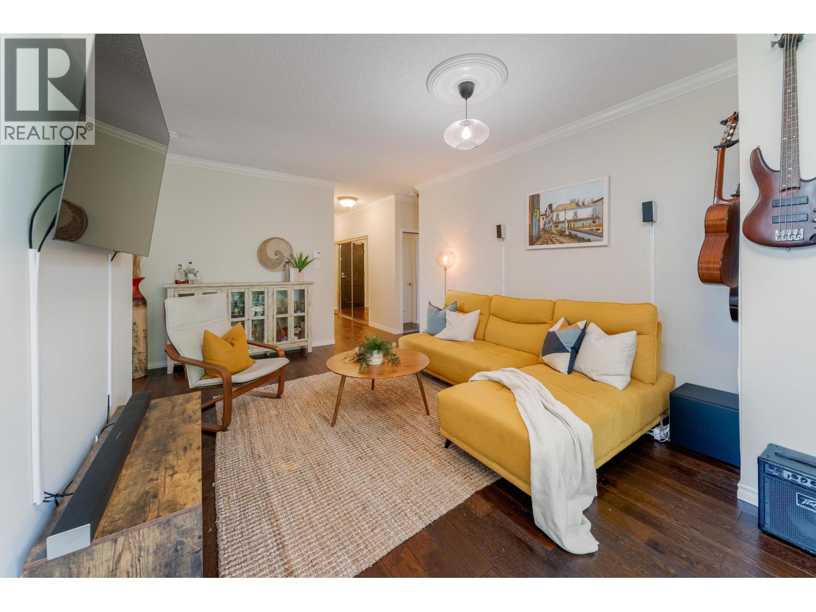 304 6888 Station Hill Drive, Burnaby, British Columbia  V3N 4X5 - Photo 4 - R3067300