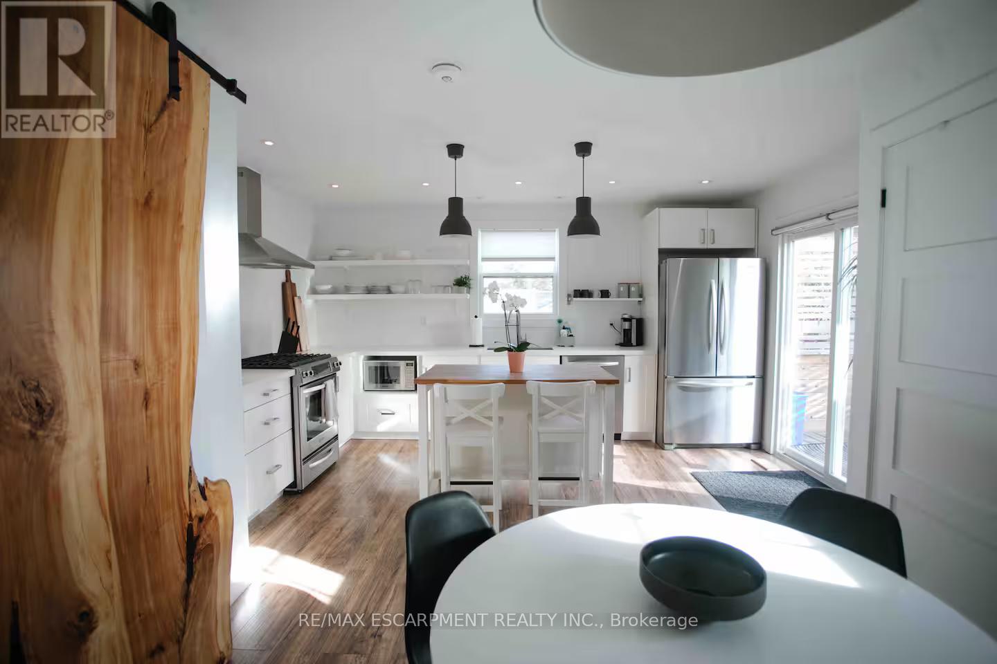 2 - 426 Wilson Street E, Hamilton, Ontario  L9C 2C3 - Photo 11 - X12543064