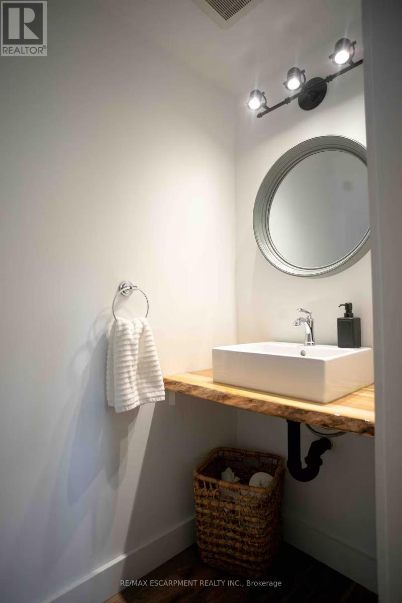 2 - 426 Wilson Street E, Hamilton, Ontario  L9C 2C3 - Photo 13 - X12543064