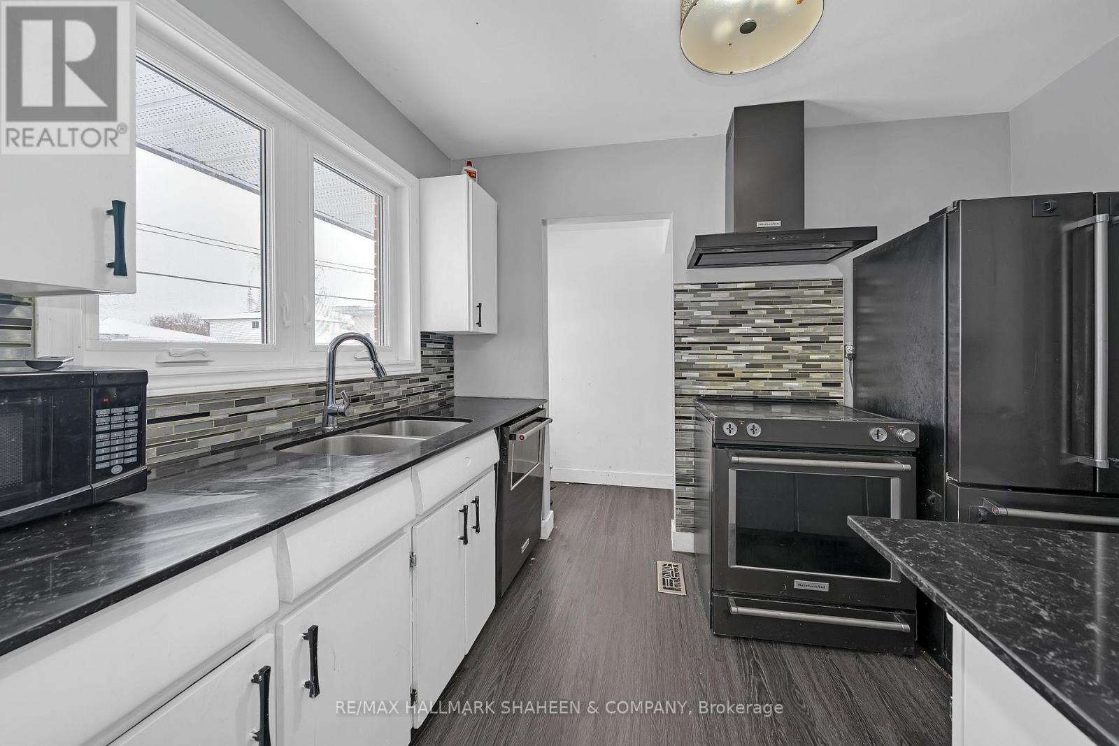 1323 Mary Avenue, Cambridge, Ontario  N3H 4N8 - Photo 9 - X12543106