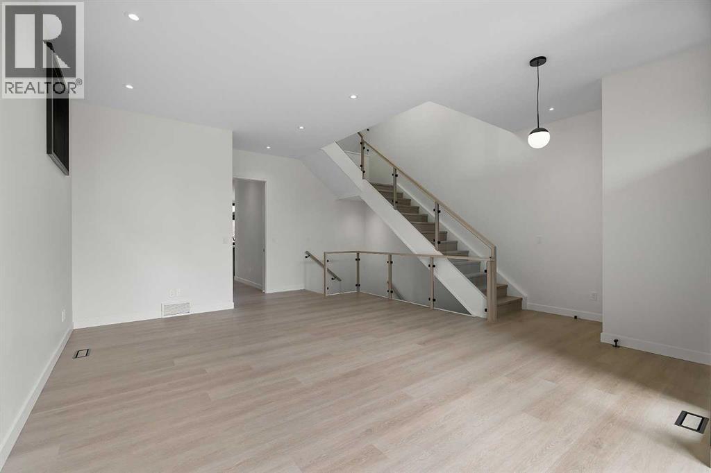 3a Willow Crescent Sw, Calgary, Alberta  T3C 3B8 - Photo 3 - A2224969