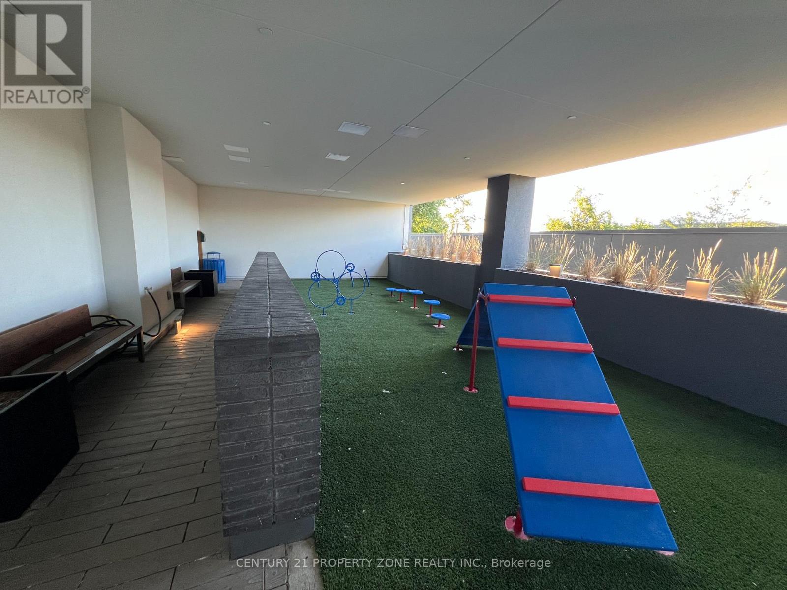 512 - 500 Dupont Street, Toronto, Ontario  M6G 0B8 - Photo 5 - C12526616