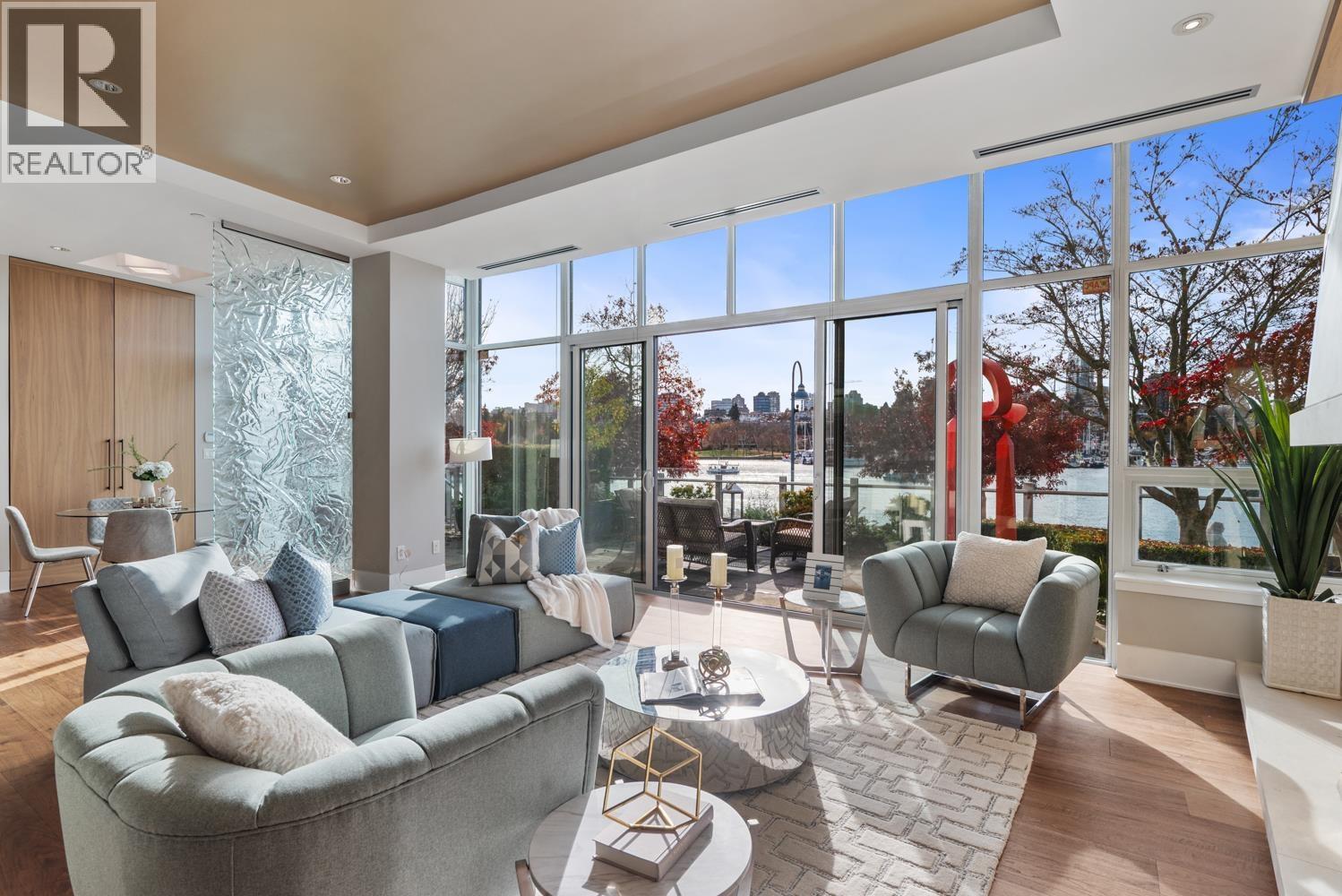 1576 HOMER MEWS, Vancouver, British Columbia