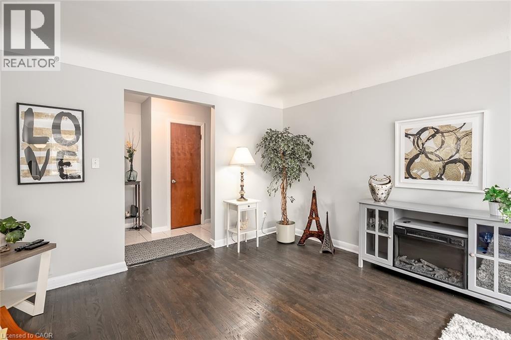 2128 Harris Crescent Unit# 7, Burlington, Ontario  L7R 1G4 - Photo 3 - 40787037