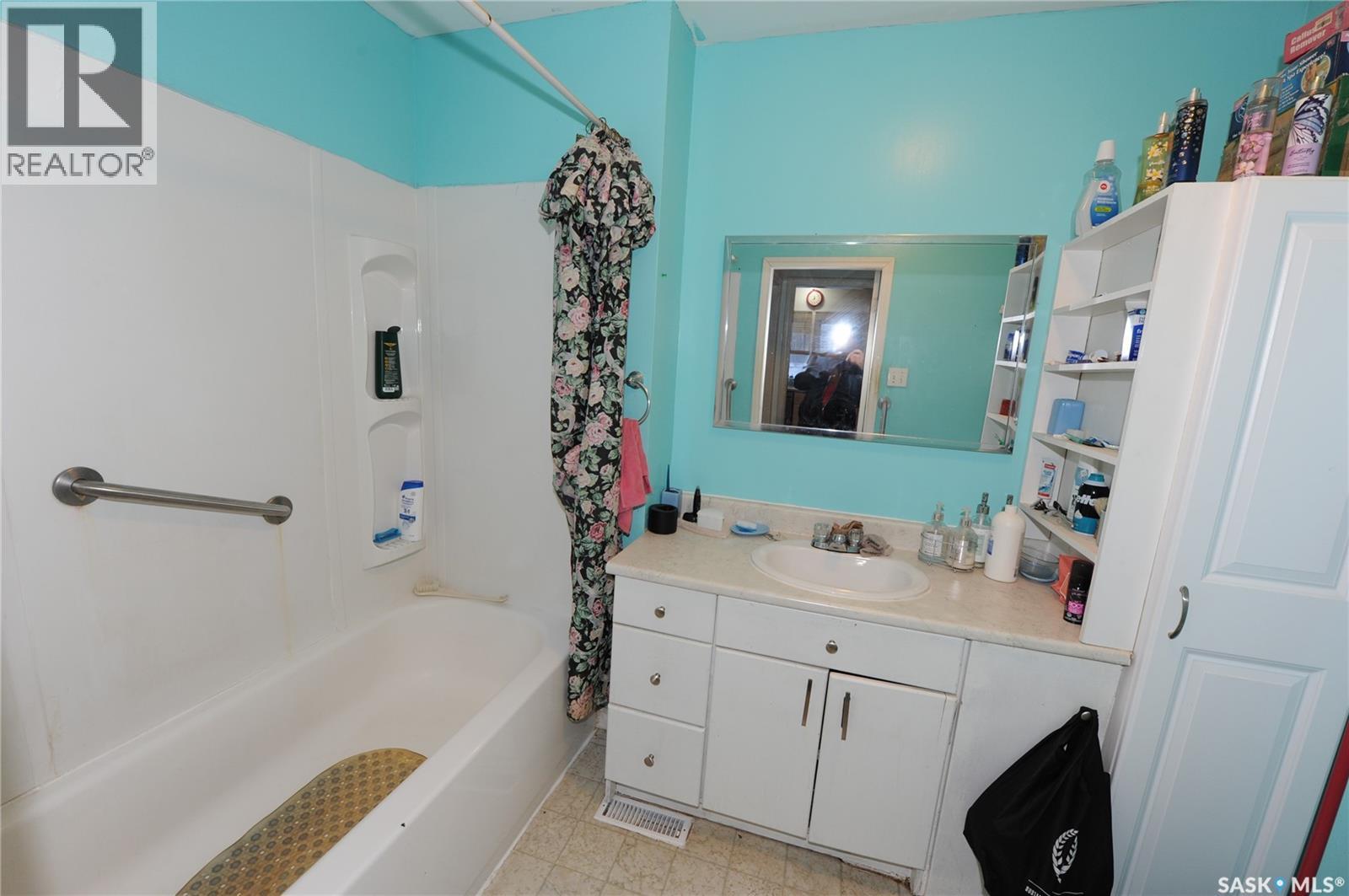 213 1st Street, Dundurn, Saskatchewan  S0K 1K0 - Photo 9 - SK024003