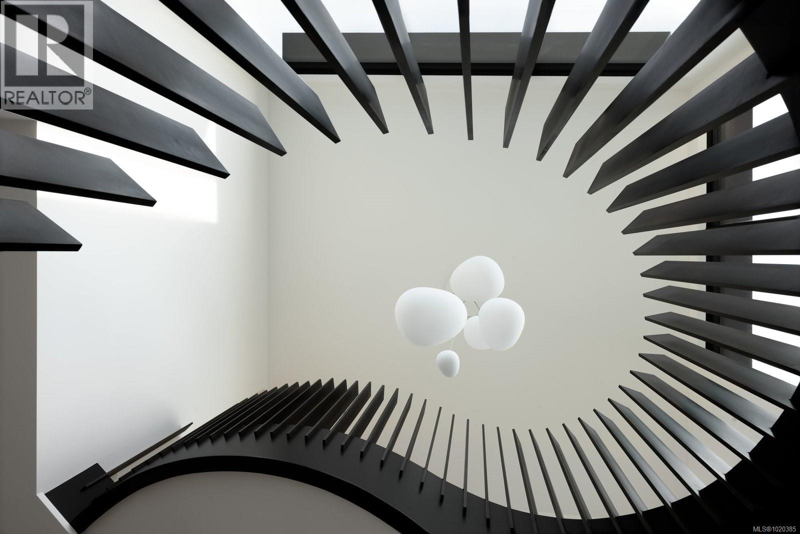 4040 White Rock St, Saanich, British Columbia  V8N 2K4 - Photo 11 - 1020385