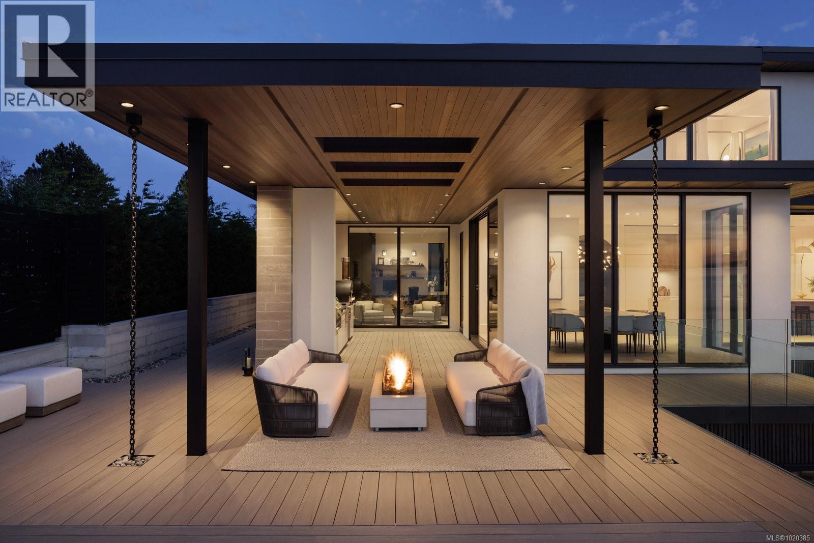 4040 White Rock St, Saanich, British Columbia  V8N 2K4 - Photo 4 - 1020385