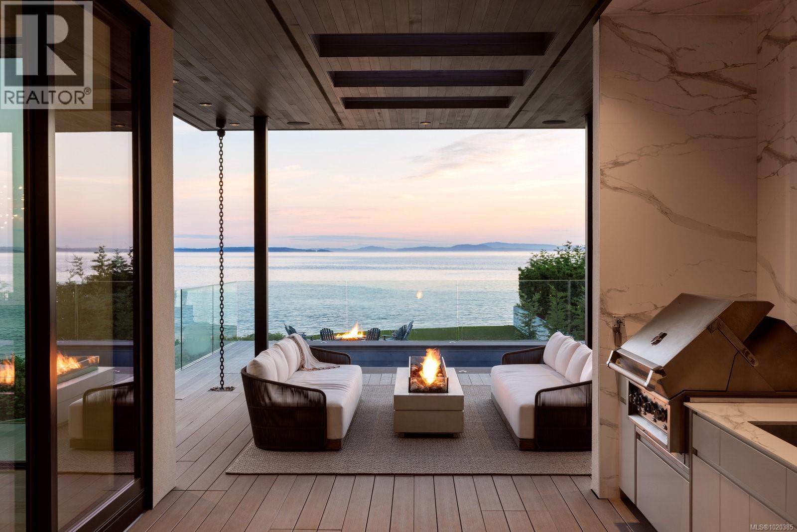 4040 White Rock St, Saanich, British Columbia  V8N 2K4 - Photo 39 - 1020385