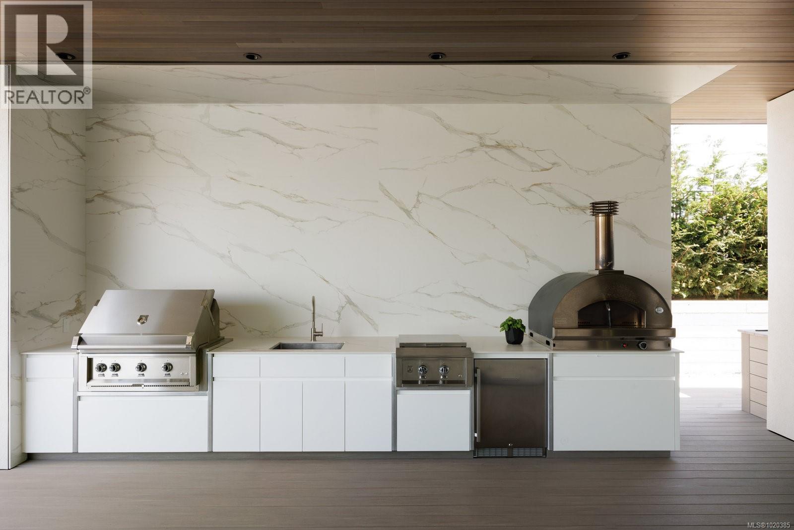 4040 White Rock St, Saanich, British Columbia  V8N 2K4 - Photo 34 - 1020385