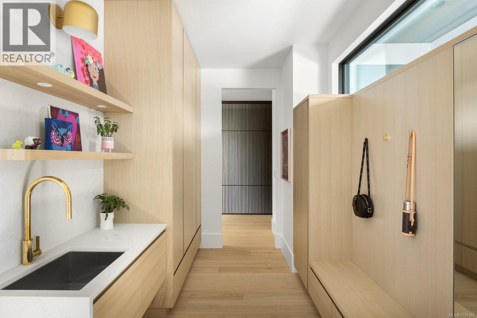 4040 White Rock St, Saanich, British Columbia  V8N 2K4 - Photo 78 - 1020385