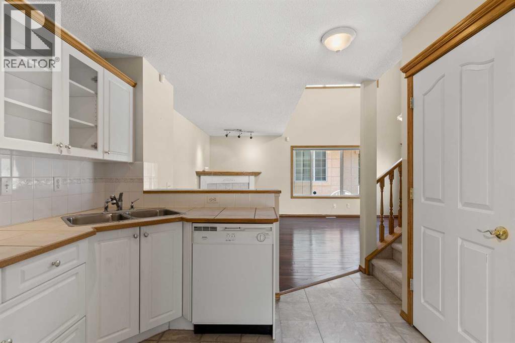 202 Coral Cove Ne, Calgary, Alberta  T3J 3Y9 - Photo 8 - A2269851