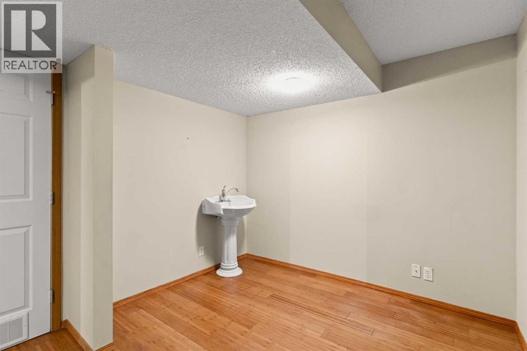 202 Coral Cove Ne, Calgary, Alberta  T3J 3Y9 - Photo 24 - A2269851