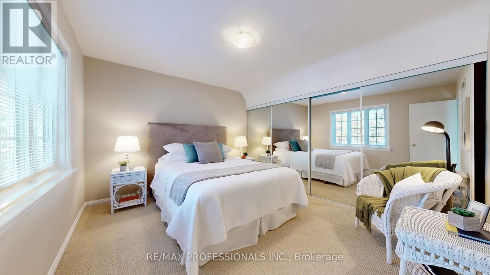 44 Robin Hood Road, Toronto, Ontario  M9A 2W8 - Photo 26 - W12542488