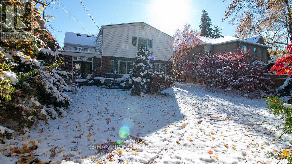 44 Robin Hood Road, Toronto, Ontario  M9A 2W8 - Photo 39 - W12542488