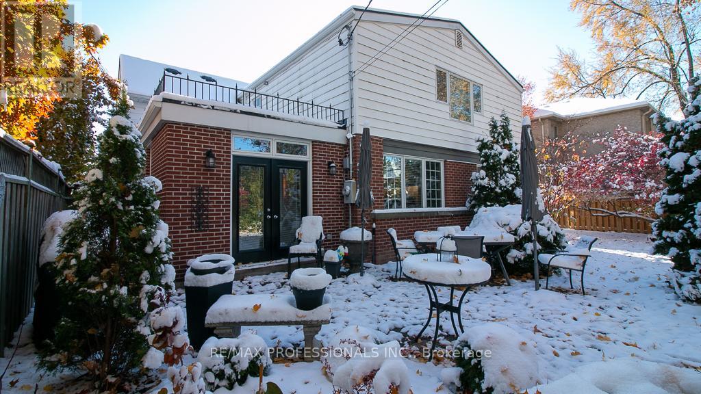 44 Robin Hood Road, Toronto, Ontario  M9A 2W8 - Photo 40 - W12542488