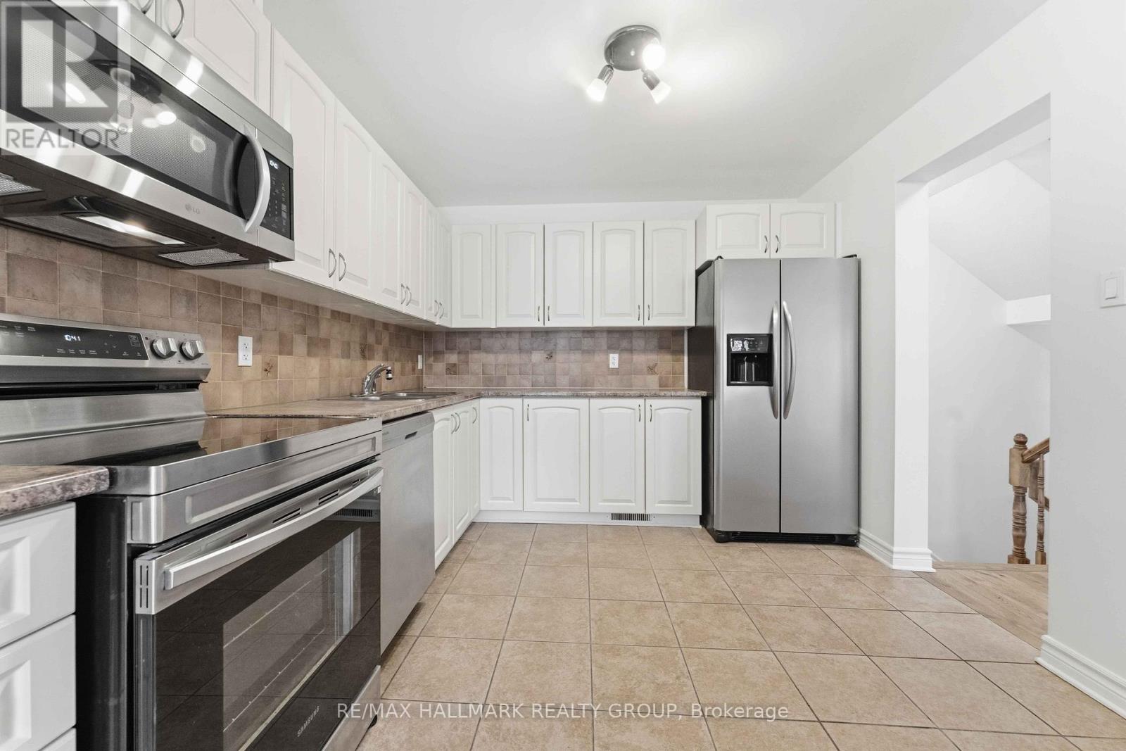 123 Silvermoon Crescent, Ottawa, Ontario  K4A 0P5 - Photo 12 - X12543286