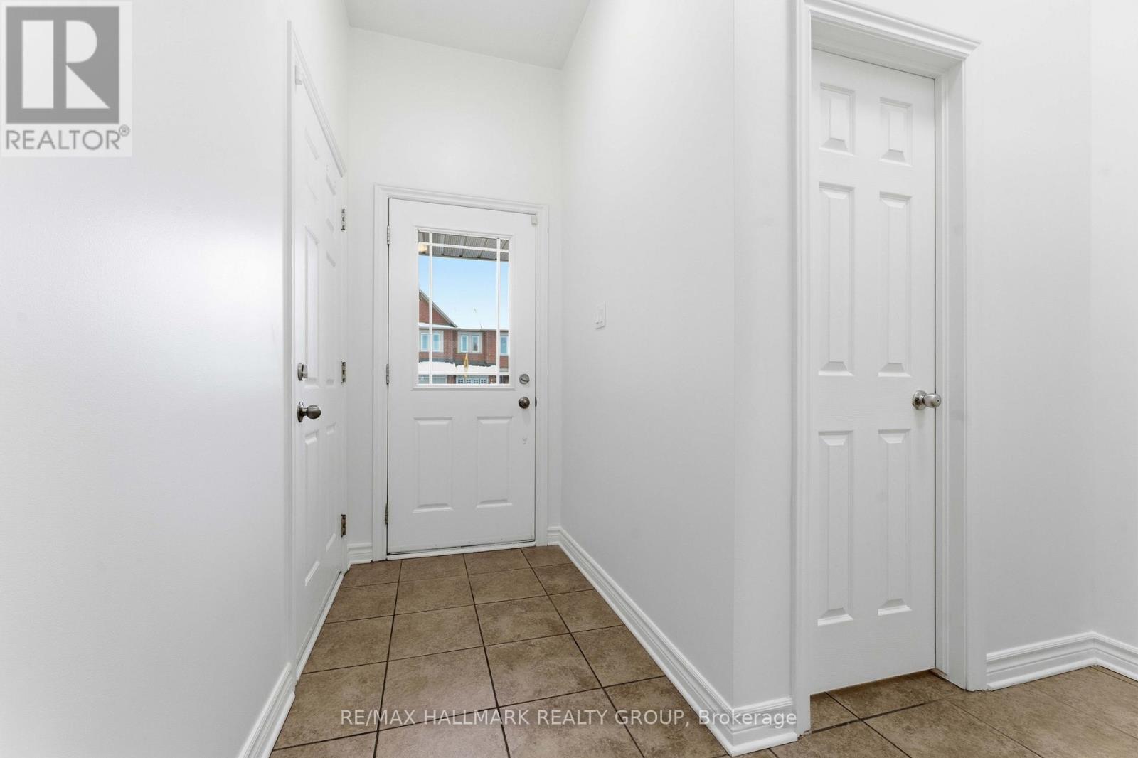 123 Silvermoon Crescent, Ottawa, Ontario  K4A 0P5 - Photo 4 - X12543286